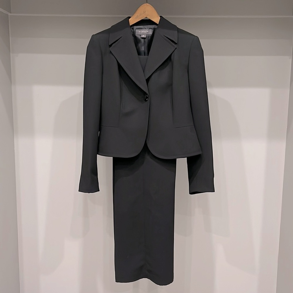 New Liz Claiborne 2-Piece Pant Suit Set